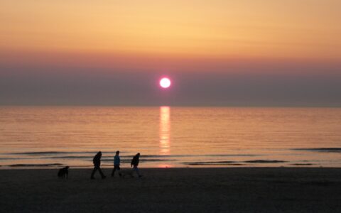 Sonnenuntergang am Strand von Callantsoog